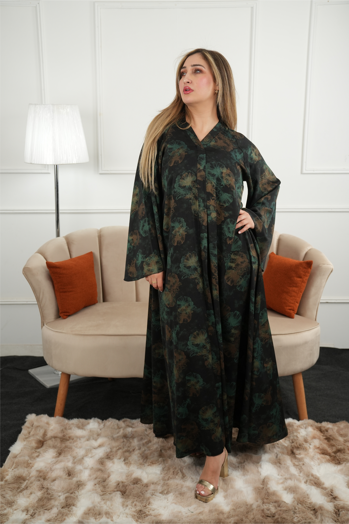 عباية أميرة الفاخرة بنقشة الورود – Élégance Collection